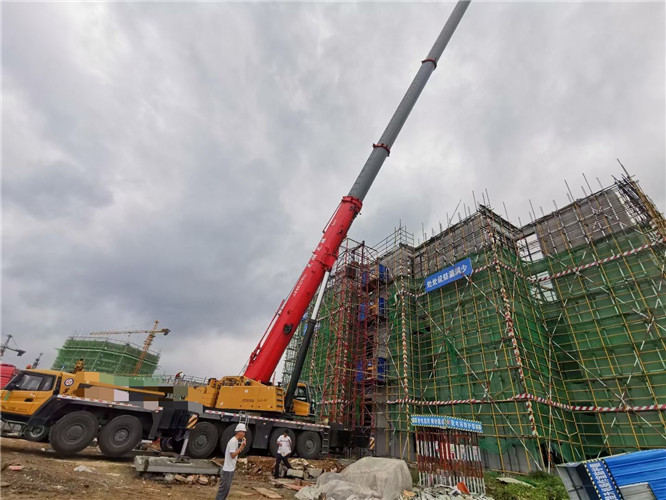 岳阳楼区吊车租赁需要注意事项